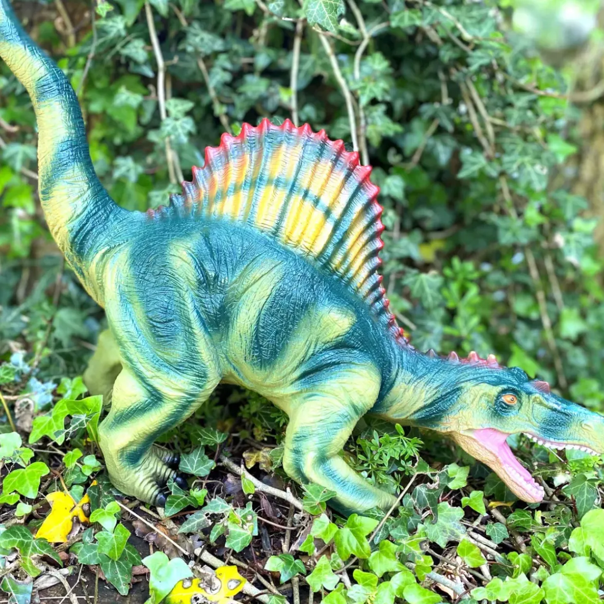 8 Jumbo Dinosaur Toys & Footprint Bundle