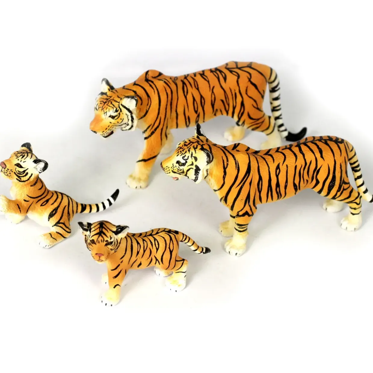 32pc Small World Safari Animals - Perfect for Early Learning and Creative Play