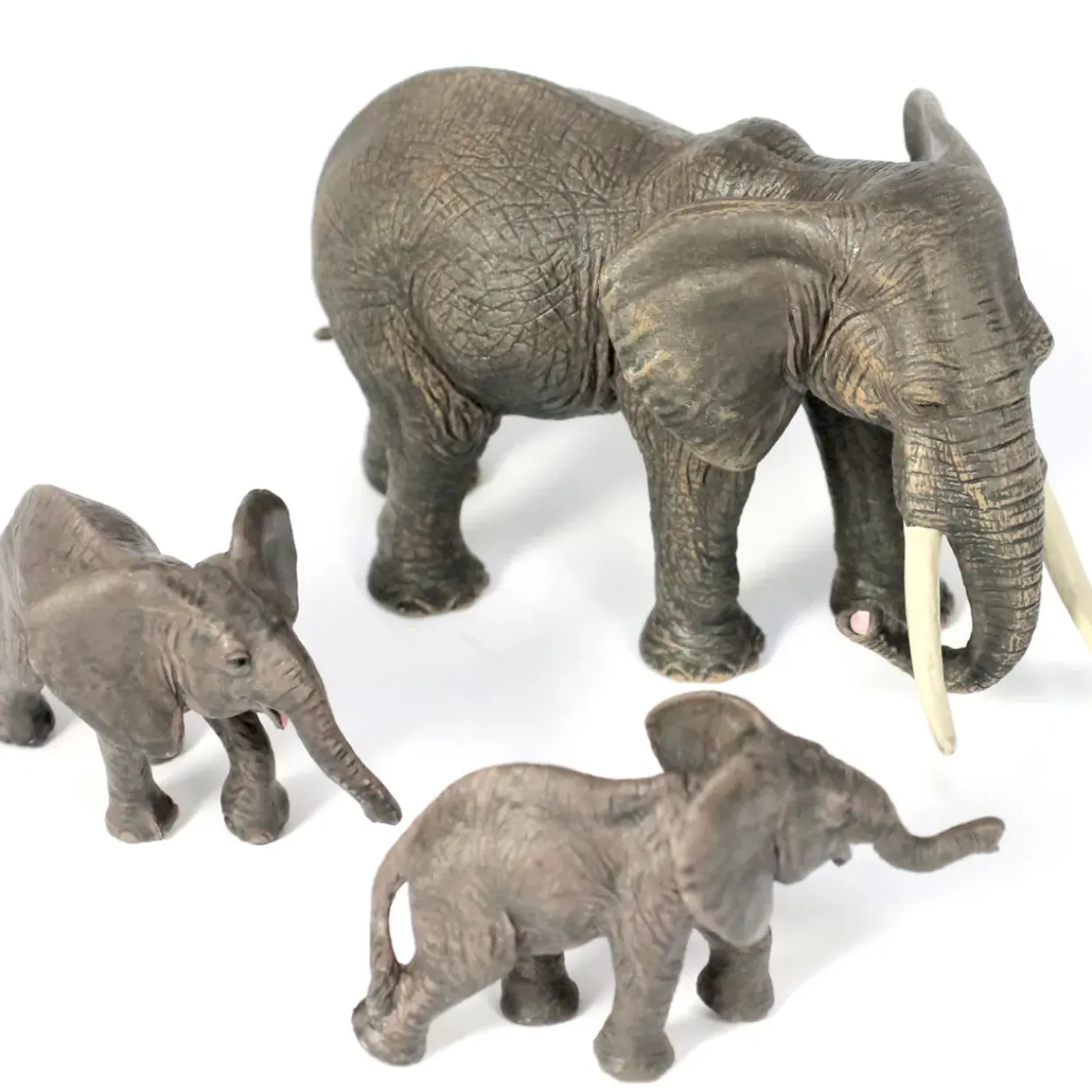 32pc Small World Safari Animals - Perfect for Early Learning and Creative Play