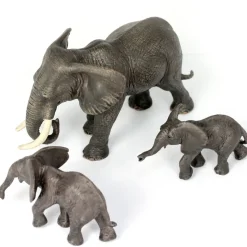 32pc Small World Safari Animals - Perfect for Early Learning and Creative Play